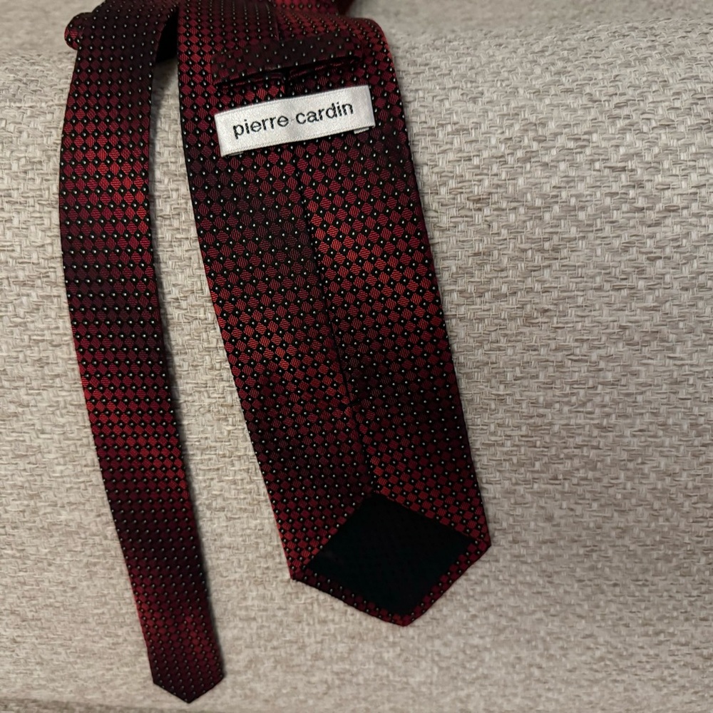 Pierre Cardin Red and Black Geometric‎ Ombre 100% Silk Men's Tie